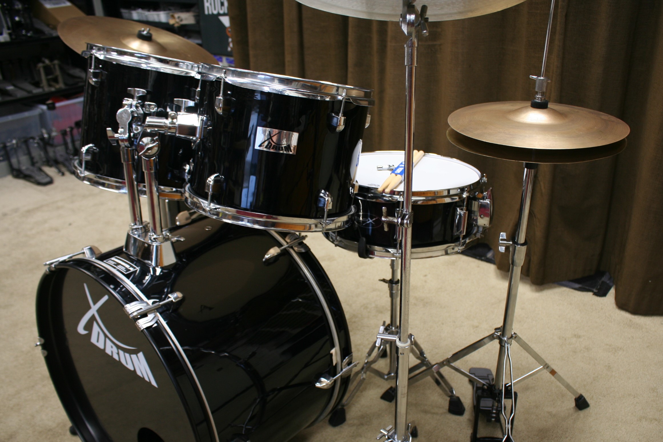 Xdrum zwart beginners drumstel 22/12/13/16/14sn bekkenset