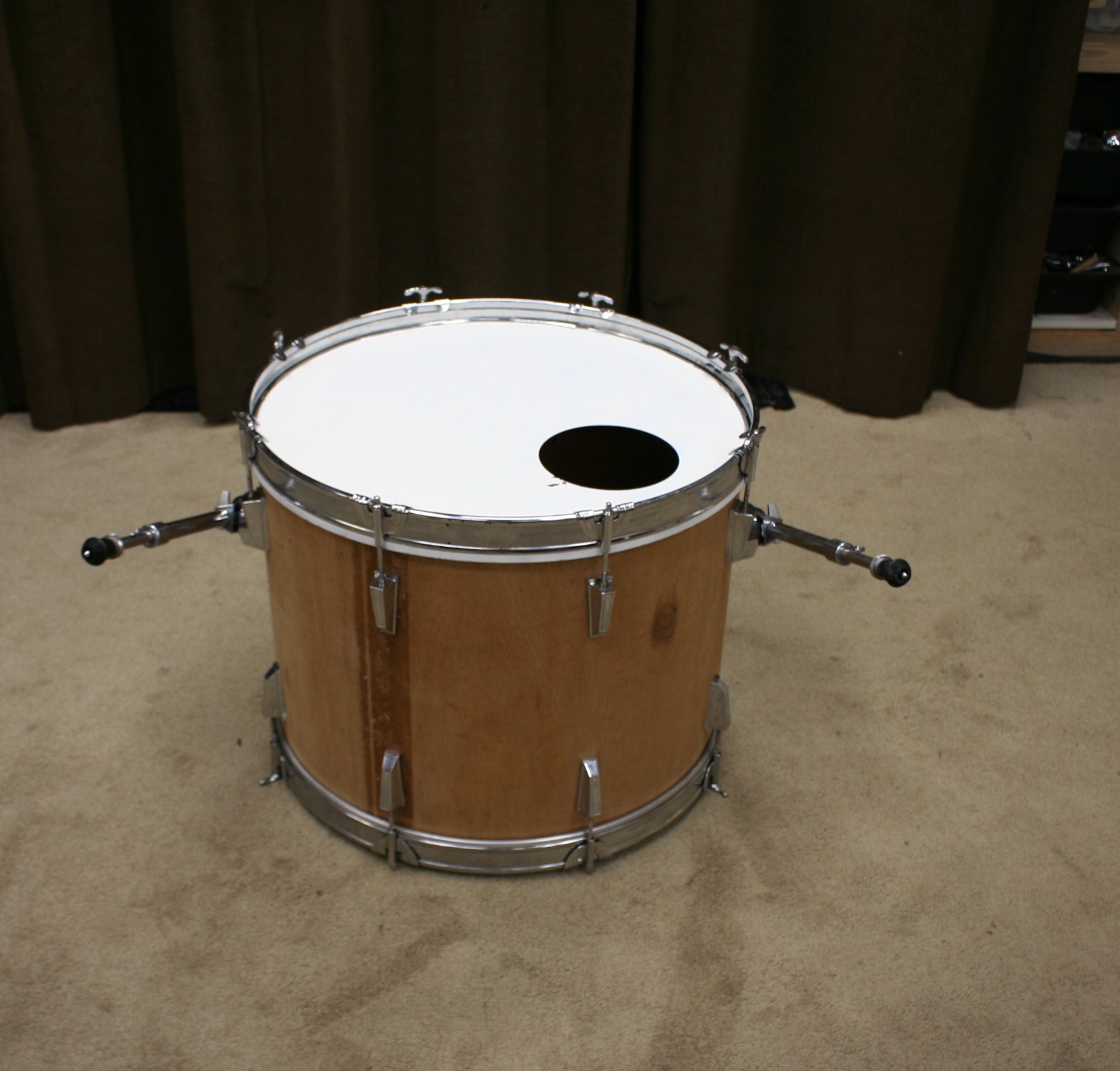 bassdrum 22 x 17 merkloos unwrapped