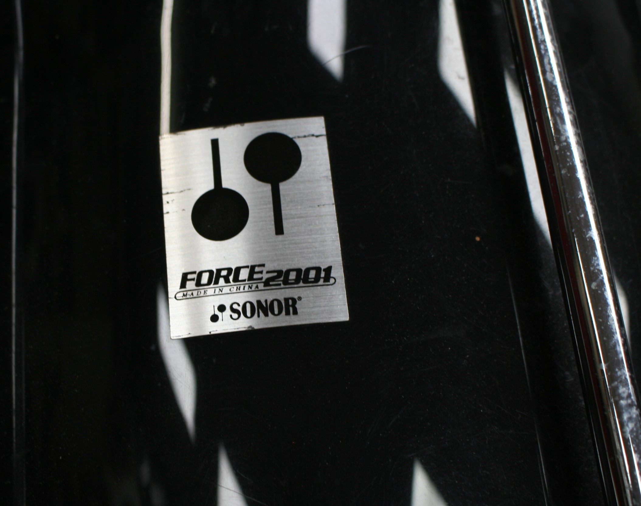 tom 903 sonor force 2001 zwart 16 x 16