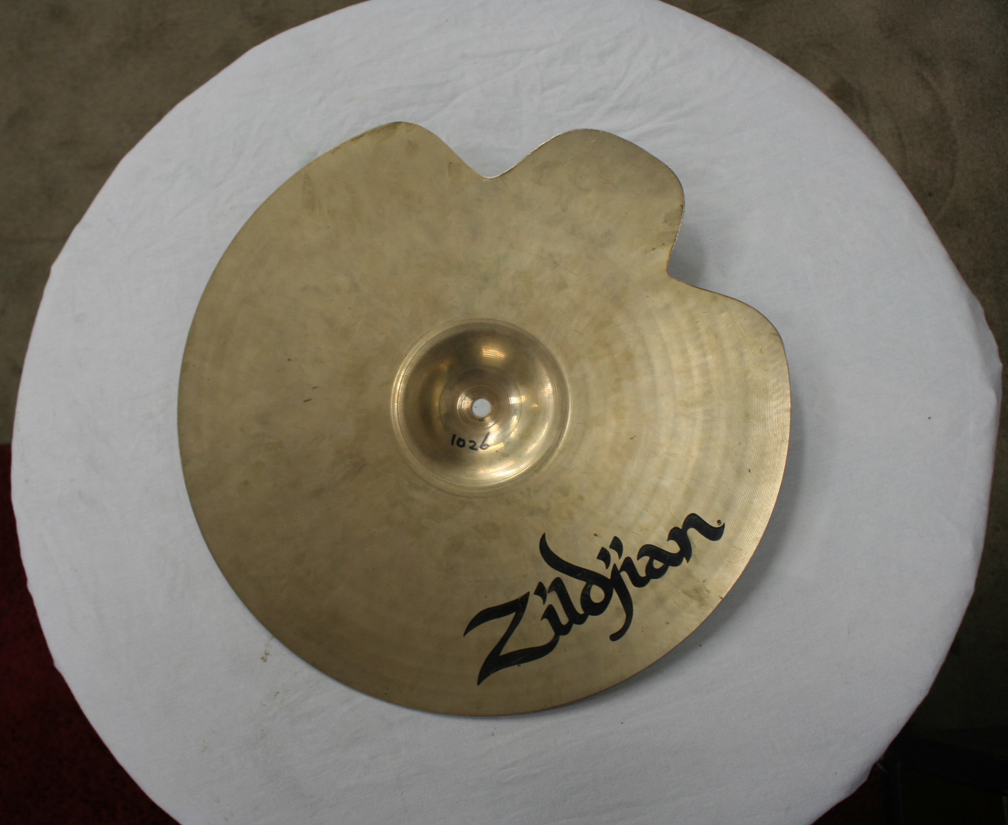 zildjian A custom 16 crash 1026