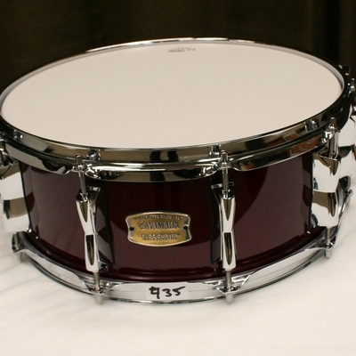 snare 435  yamaha stage custom 14 x 5.5 cranberry red