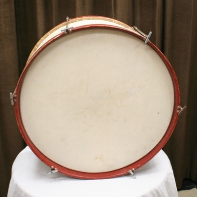 vintage merkloze bassdrum 23,5 x 10