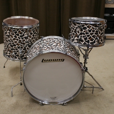 merkloze vintage shellset tijgerprint 22/13/16